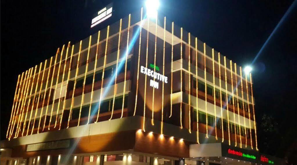 Hotel Executive Inn Taloje Budrukh Exterior foto